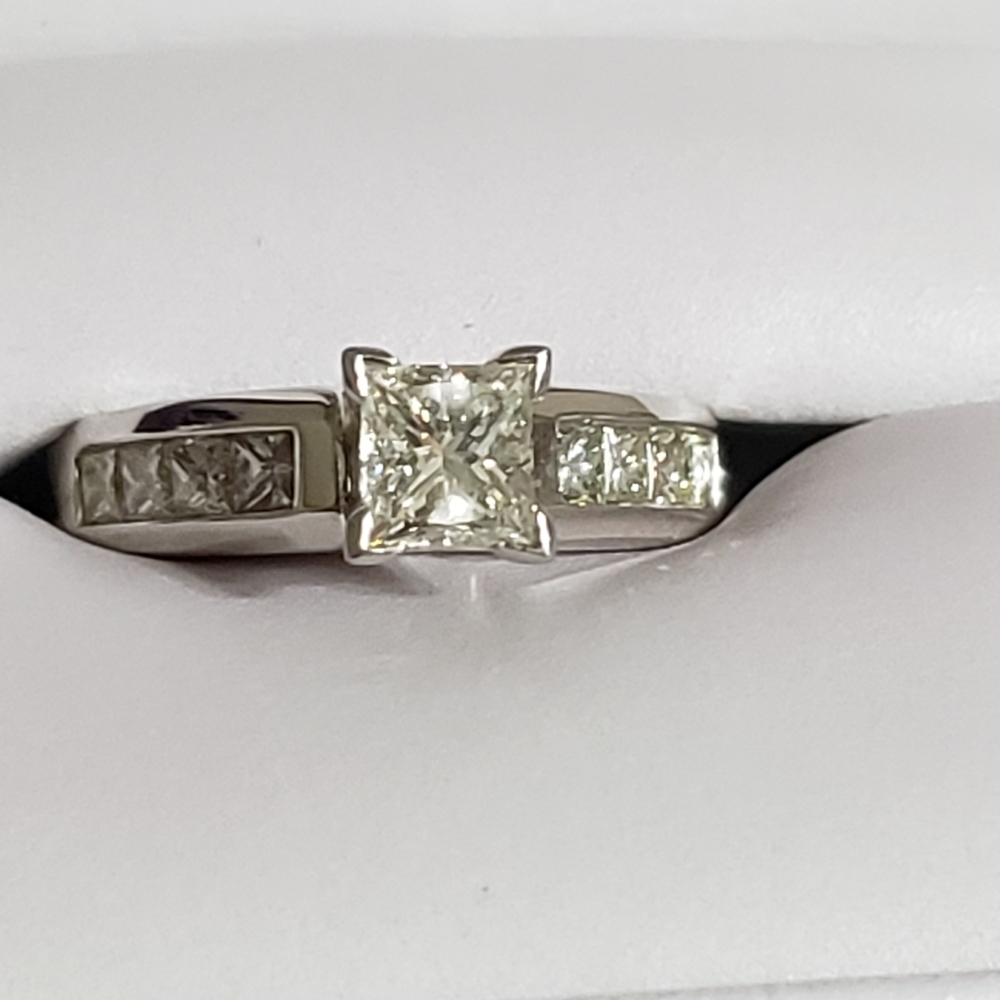 Helzberg Diamonds 14k White Gold Princess Diamond Engagement Ring 💞💎💍 - Picture 5 of 17